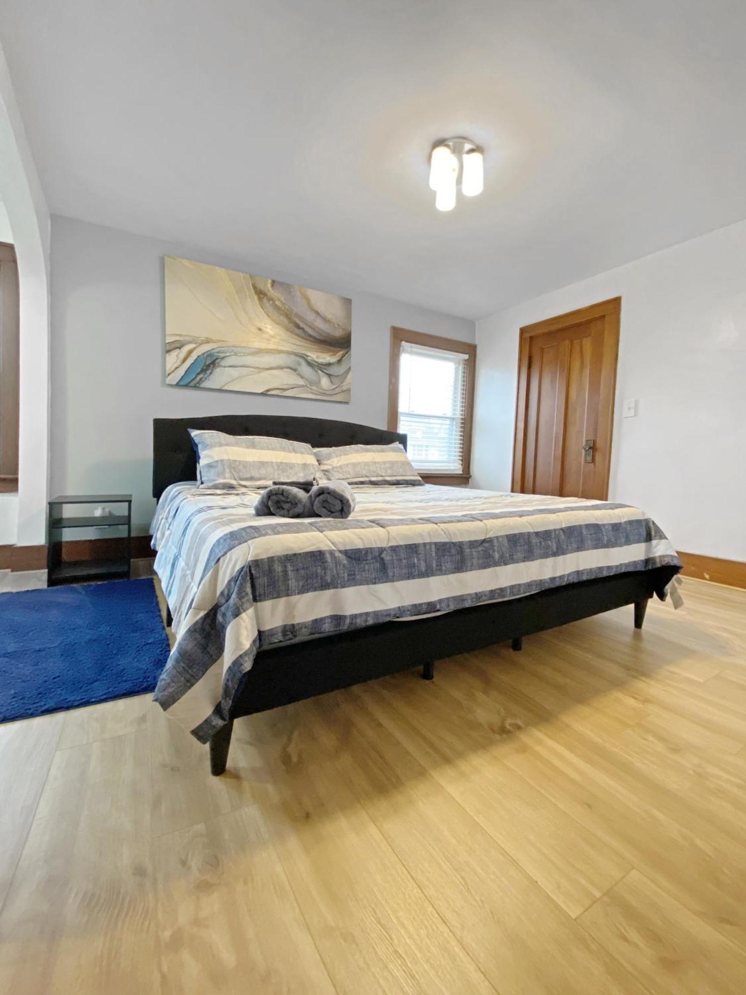 Lux 3Br, Steps From Airport, U Of R & Grocery Stores Rochester Esterno foto