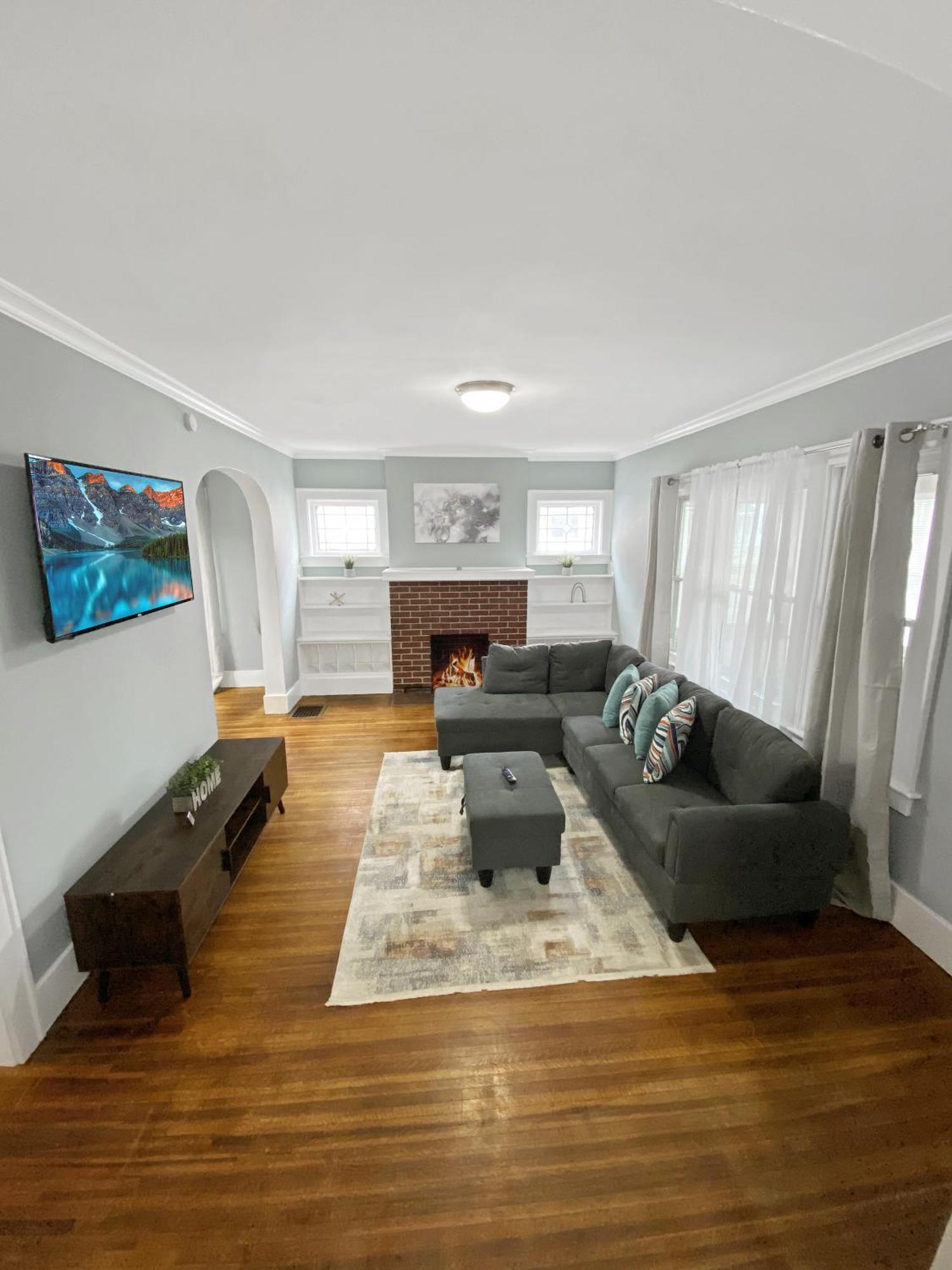 Lux 3Br, Steps From Airport, U Of R & Grocery Stores Rochester Esterno foto