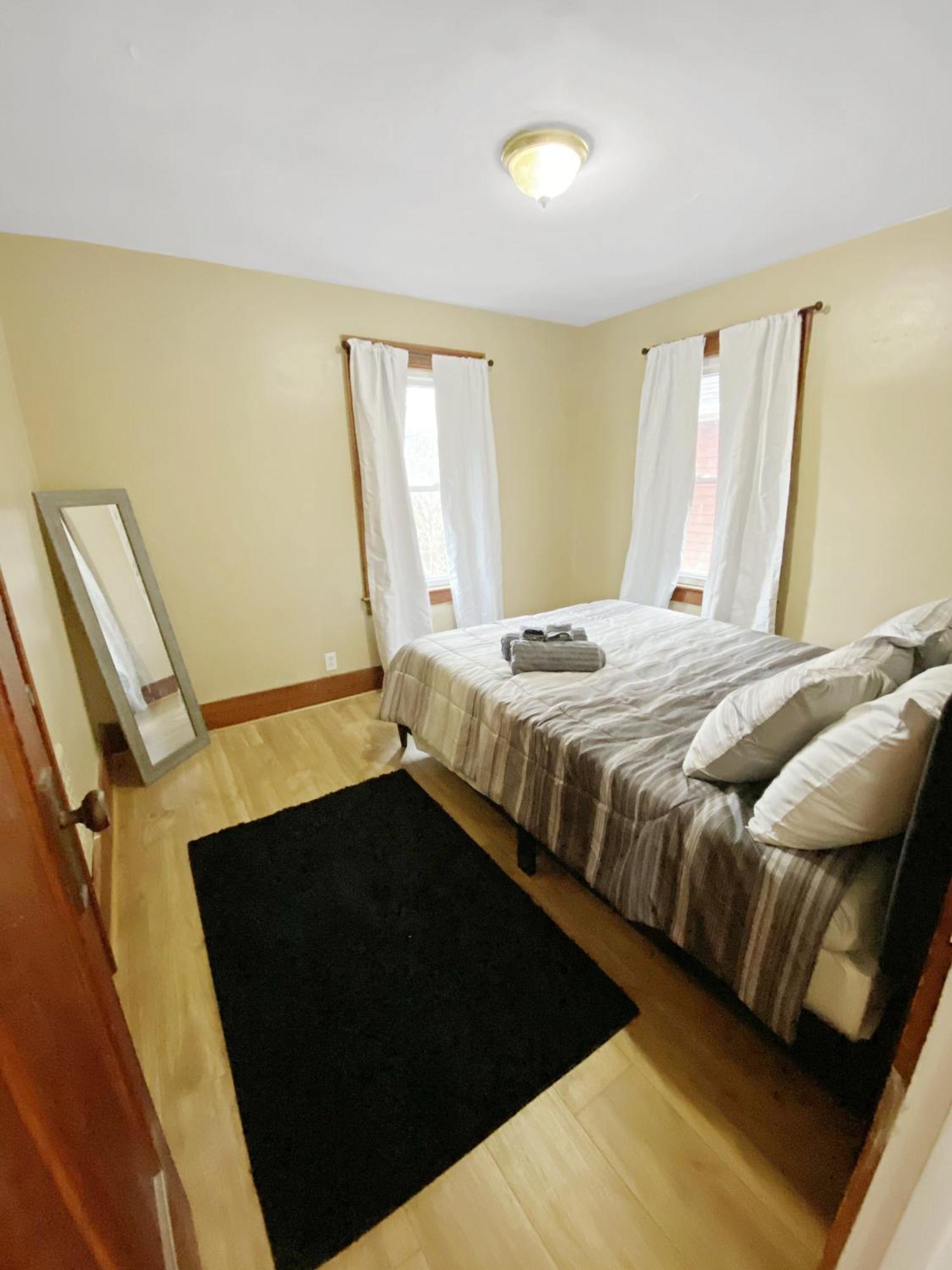 Lux 3Br, Steps From Airport, U Of R & Grocery Stores Rochester Esterno foto
