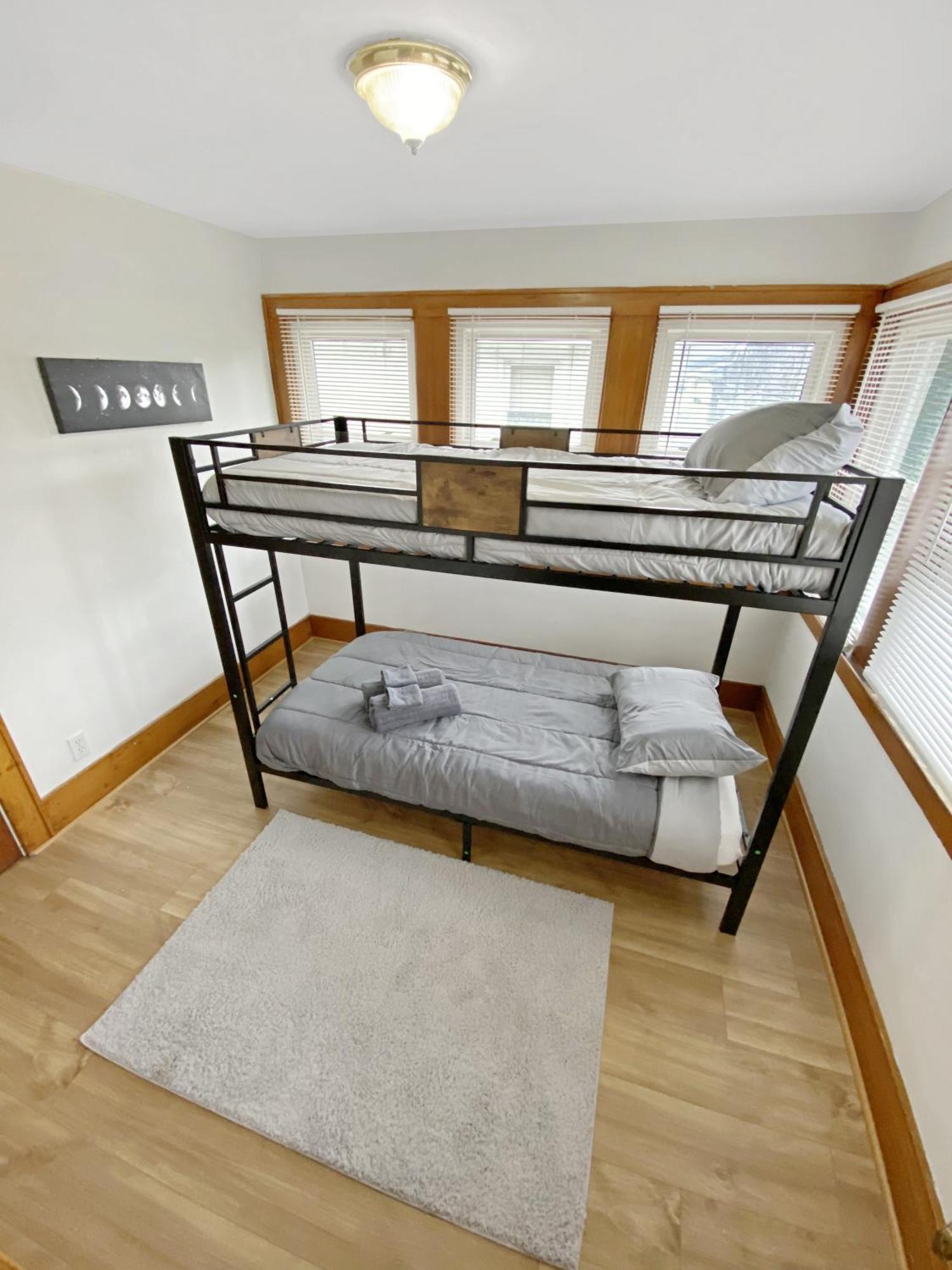 Lux 3Br, Steps From Airport, U Of R & Grocery Stores Rochester Esterno foto